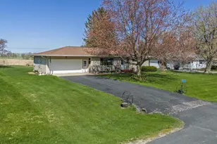 N2737 Welk Rd, Markesan, WI 53946 - Photo 2