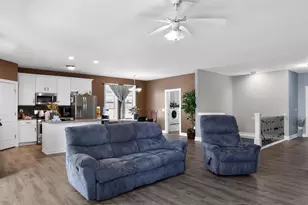 934 E Superior Dr, Edgerton, WI 53534 - Photo 6