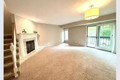 120 Glenview Court, Janesville, WI 53548 - Photo 4