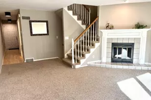 120 Glenview Ct, Janesville, WI 53548 - Photo 4
