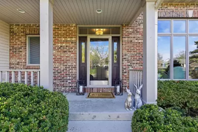 1242 McMahon Drive, Sun Prairie, WI 53590 - Photo 8