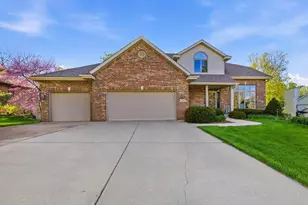 1242 McMahon Dr, Sun Prairie, WI 53590 - Photo 4