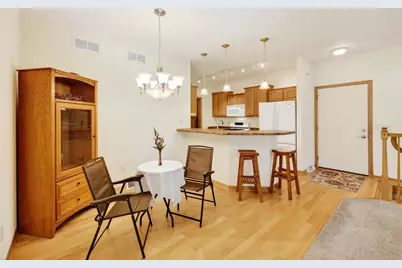 672 Clardell Drive, Sun Prairie, WI 53590 - Photo 4