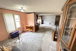 611 Opal Cir, Lannon, WI 53046 - Photo 6