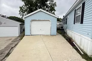 611 Opal Cir, Lannon, WI 53046 - Photo 2