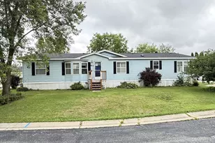 611 Opal Cir, Lannon, WI 53046 - Photo 1