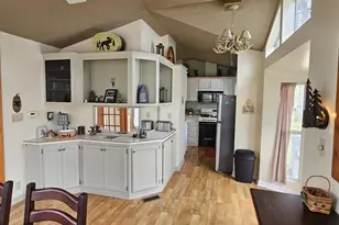 W5229 Surfwood Dr, Elkhorn, WI 53121 - Photo 6