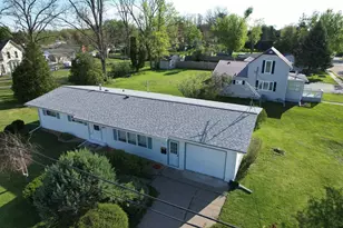 725 Lancaster St, Platteville,  53818 - Photo 2