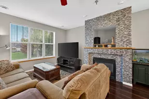 326 E Hill Pkwy, Madison, WI 53718 - Photo 4