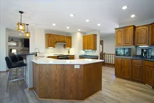 1801 Maplecrest Dr, Verona, WI 53593 - Photo 6