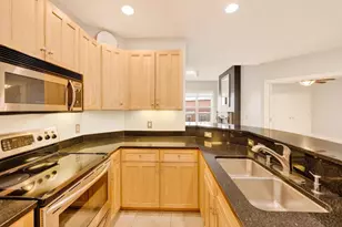 360 Washington Ave, Madison, WI 53703 - Photo 10