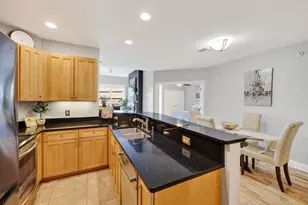 360 W Washington Ave, Madison, WI 53703 - Photo 16