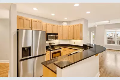 360 W Washington Avenue #415, Madison, WI 53703 - Photo 6