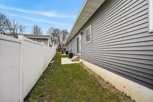 1423 - 1425 21st St, Monroe, WI 53566 - Photo 8