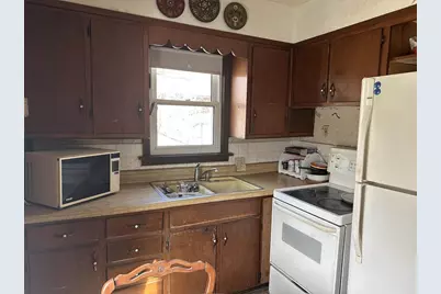 2811 Hoard Street, Madison, WI 53704 - Photo 10