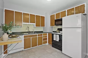 2830 Hoard St, Madison, WI 53704 - Photo 10