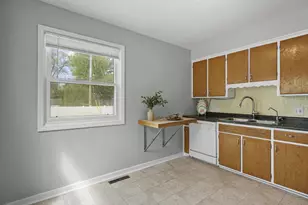 2830 Hoard St, Madison, WI 53704 - Photo 12