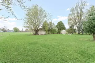 300 Rounsville St, Waupun, WI 53963 - Photo 8