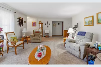 2149 Connies Court, Appleton, WI 54914 - Photo 4