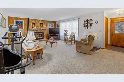 2149 Connies Court, Appleton, WI 54914 - Photo 6