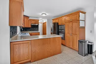 383 Sunnyview Ln, Marshall, WI 53559 - Photo 6
