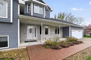 383 Sunnyview Ln, Marshall, WI 53559 - Photo 2