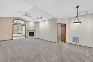 3356 N Stone Creek Cir, Madison, WI 53719 - Photo 4