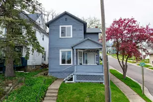 327 2nd Main St, Elroy, WI 53929 - Photo 2