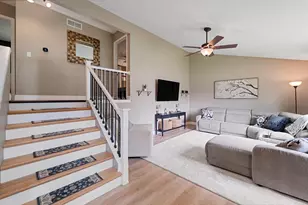 1502 Briar Ln, Sun Prairie, WI 53590 - Photo 4