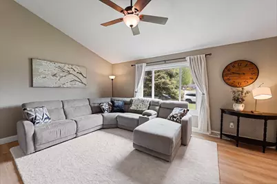 1502 Briar Lane, Sun Prairie, WI 53590 - Photo 6