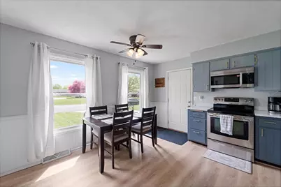 1502 Briar Lane, Sun Prairie, WI 53590 - Photo 10
