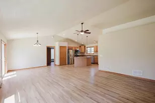905 Heather Ln, Platteville,  53818 - Photo 6