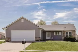 905 Heather Ln, Platteville,  53818 - Photo 2