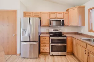 905 Heather Ln, Platteville,  53818 - Photo 10