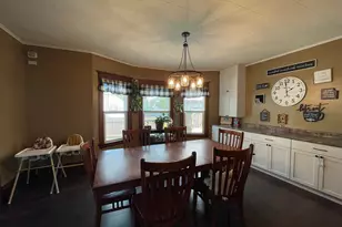 408 7th St, Baraboo, WI 53913 - Photo 6