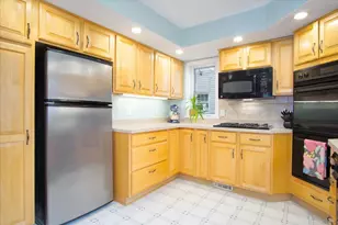 238 Kensington Dr, Madison, WI 53704 - Photo 12