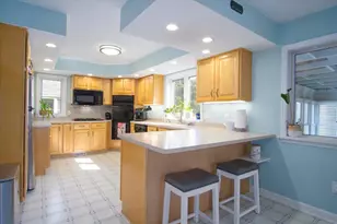238 Kensington Dr, Madison, WI 53704 - Photo 2