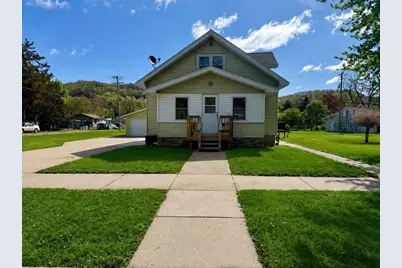 152 N Ohio Street, Prairie Du Chien, WI 53821 - Photo 1