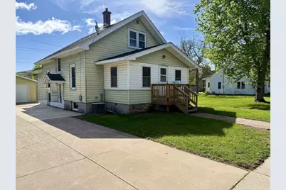 152 Ohio Street, Prairie Du Chien, WI 53821 - Photo 2