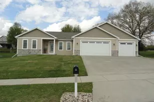 525 Eagle Ridge Ln, Portage, WI 53901 - Photo 8