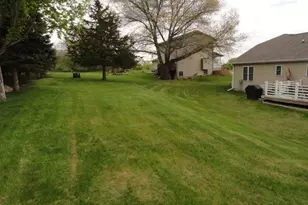 525 Eagle Ridge Ln, Portage, WI 53901 - Photo 6
