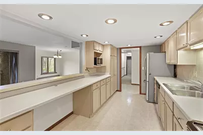 325 Yellowstone Drive #223, Madison, WI 53705 - Photo 14