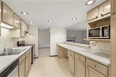 325 Yellowstone Drive #223, Madison, WI 53705 - Photo 12