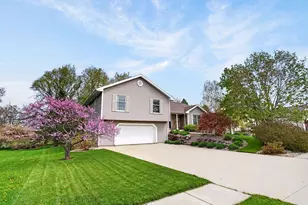 717 Avalon Rd, Columbus, WI 53925 - Photo 2
