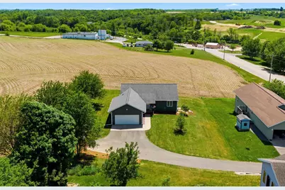 503 N Bennett Road, Ridgeville, WI 53533 - Photo 4