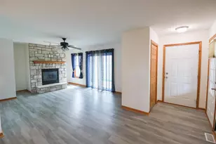 3105 Beth Ln, Holmen, WI 54636 - Photo 4