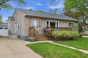 713 Dempsey Rd, Madison, WI 53714 - Photo 2