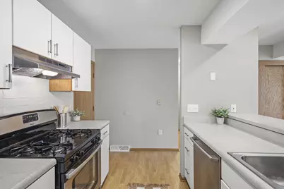 6809 Raymond Road, Madison, WI 53719 - Photo 12