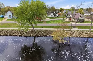 806 Mansion St, Mauston, WI 53948 - Photo 10