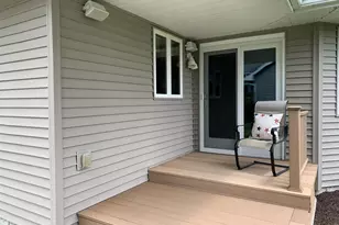 140 Dykstra Dr, Fall River, WI 53932 - Photo 12
